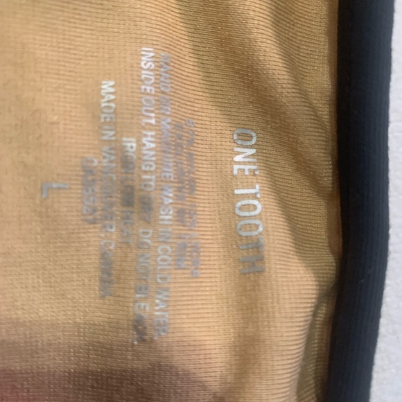 One Tooth Super Cute Spring Workout Top Size L - Picture 4 of 4